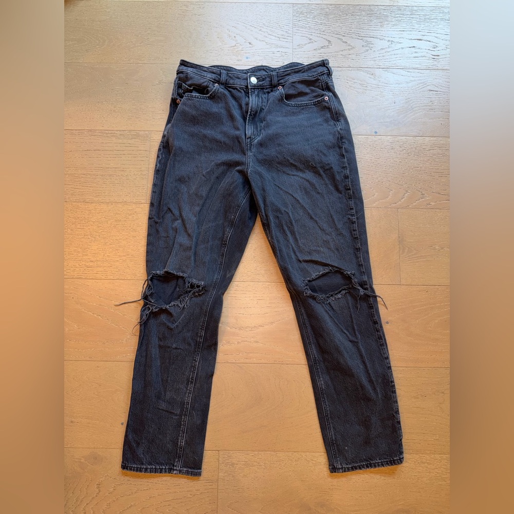 American Eagle Ripped Mom Jeans